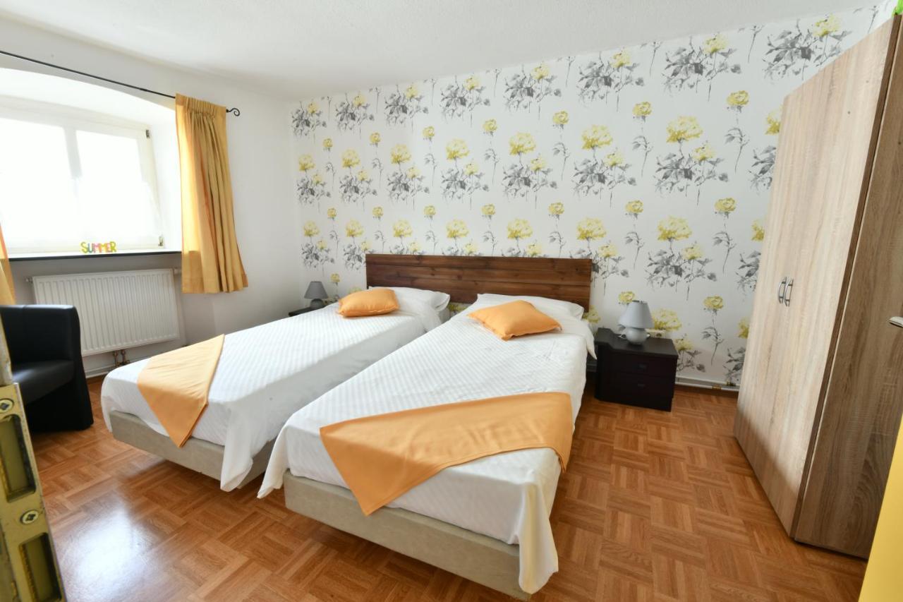 Um Die Ecke Daire Manderscheid Dış mekan fotoğraf